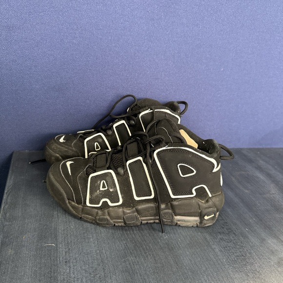 Nike Black Sneakers Retro Basketball Style - Picture 1 of 5